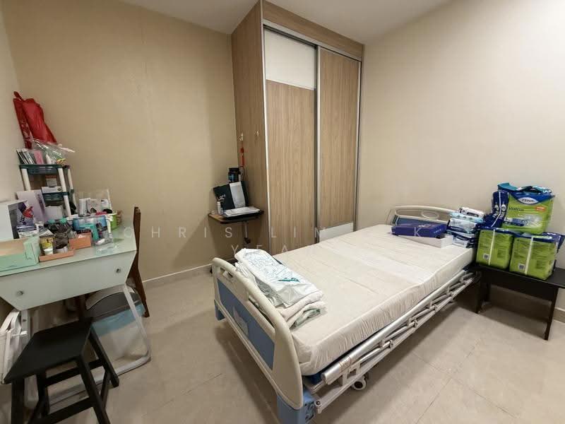 Rumah Teres 3-Tingkat untuk Dijual di Taman Taming Indah 2 (Bandar Sungai Long) - Chris Lim Pek Yean - Bedroom - PropertyGuru.com.my