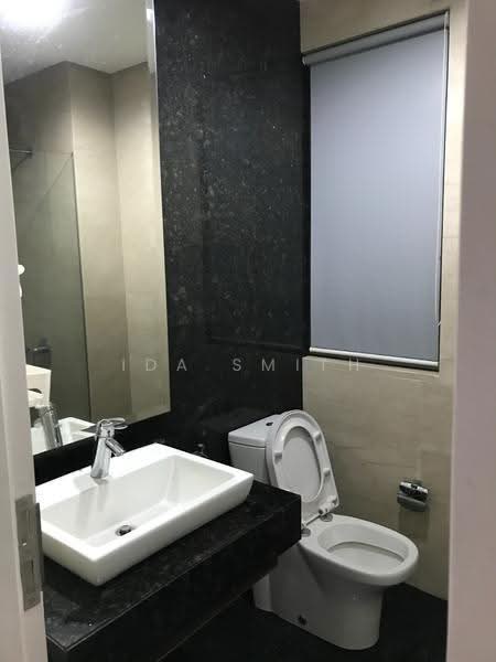 Kediaman Servis untuk Dijual di Pavilion Residences - Ida Smith - Bathroom - PropertyGuru.com.my
