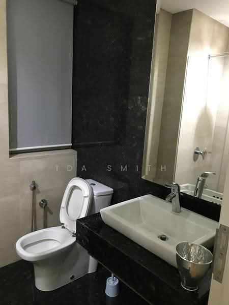 Kediaman Servis untuk Dijual di Pavilion Residences - Ida Smith - Bathroom - PropertyGuru.com.my