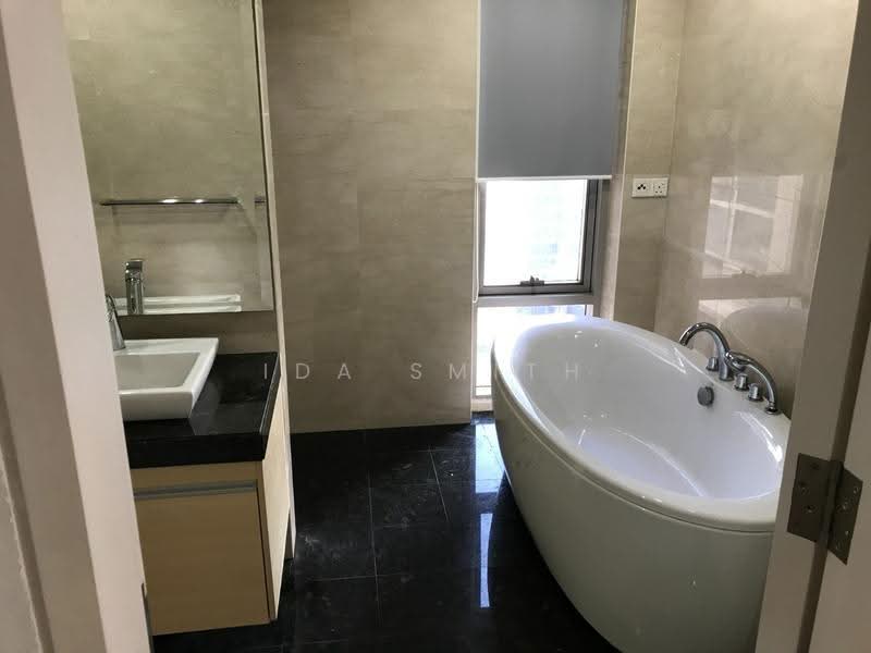 Kediaman Servis untuk Dijual di Pavilion Residences - Ida Smith - Bathroom - PropertyGuru.com.my