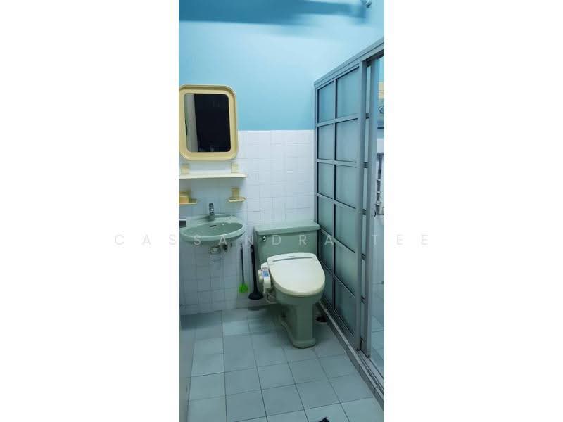 Apartment for Sale at Subang Perdana Goodyear Court 9 - Cassandra Tee - Bathroom - PropertyGuru.com.my