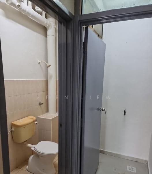 Apartment for Sale at Lake View Suites - Eden Liew - Bathroom - PropertyGuru.com.my