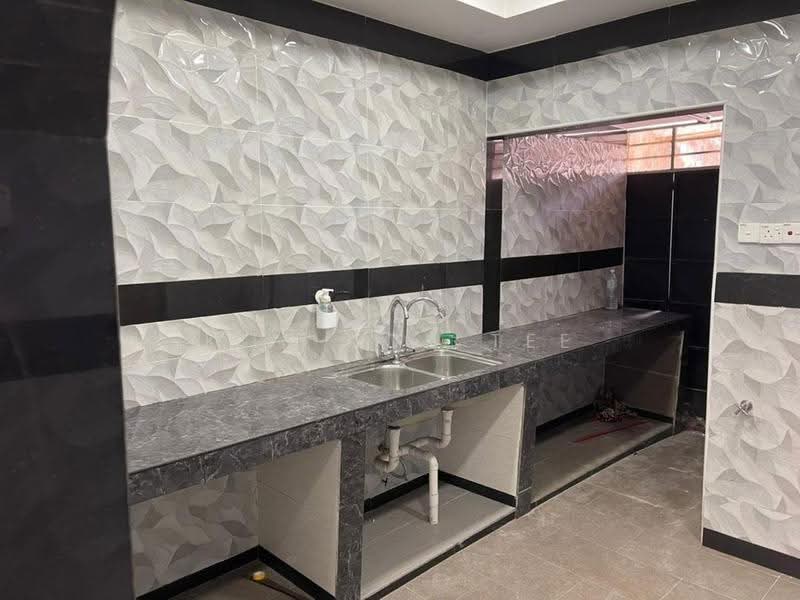 Rumah Teres 1-Tingkat untuk Disewa di Taman Desa Air Hitam (Puchong) - Kor Kok Tee - Kitchen - PropertyGuru.com.my