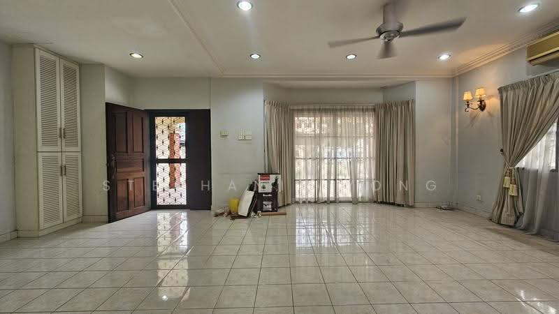 Rumah Berkembar untuk Dijual di Bandar Tun Hussein Onn (Cheras) - Stephanie Yong - Living Room - PropertyGuru.com.my