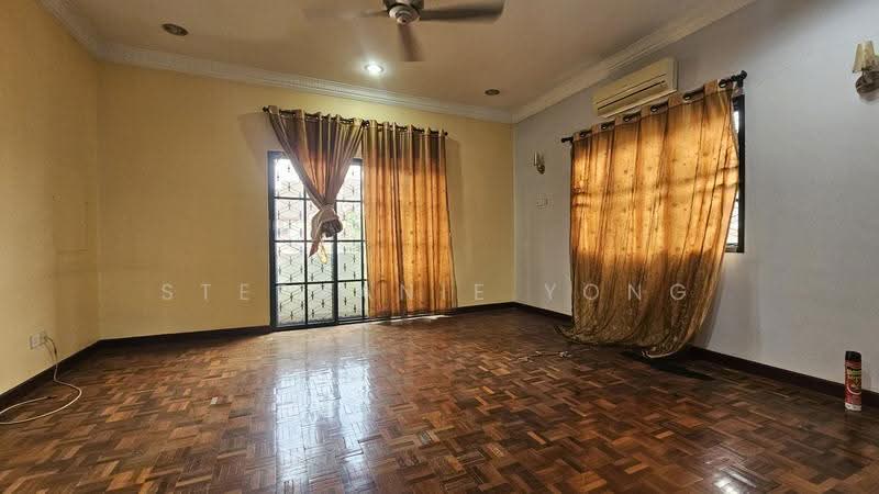 Rumah Berkembar untuk Dijual di Bandar Tun Hussein Onn (Cheras) - Stephanie Yong - Living Room - PropertyGuru.com.my