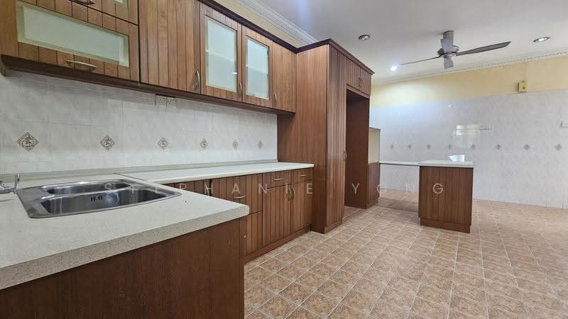 Rumah Berkembar untuk Dijual di Bandar Tun Hussein Onn (Cheras) - Stephanie Yong - Kitchen - PropertyGuru.com.my
