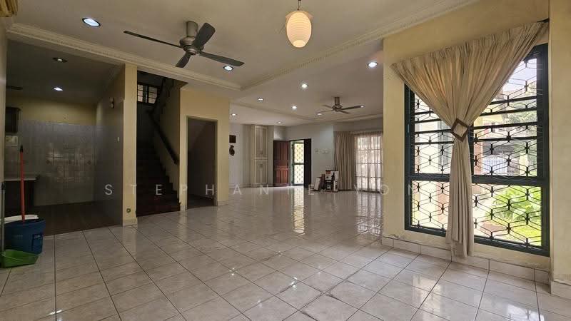 Rumah Berkembar untuk Dijual di Bandar Tun Hussein Onn (Cheras) - Stephanie Yong - Living Room - PropertyGuru.com.my