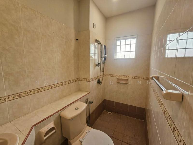 Rumah Teres 2-Tingkat untuk Dijual di Putra Permai (Subang Jaya) - Nobeille Chung - Bathroom - PropertyGuru.com.my