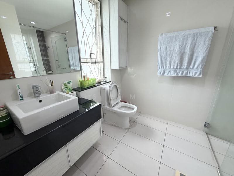 3-storey Terraced House for Sale in Taman Taming Indah 2 (Bandar Sungai Long) - Chris Lim Pek Yean - Bathroom - PropertyGuru.com.my
