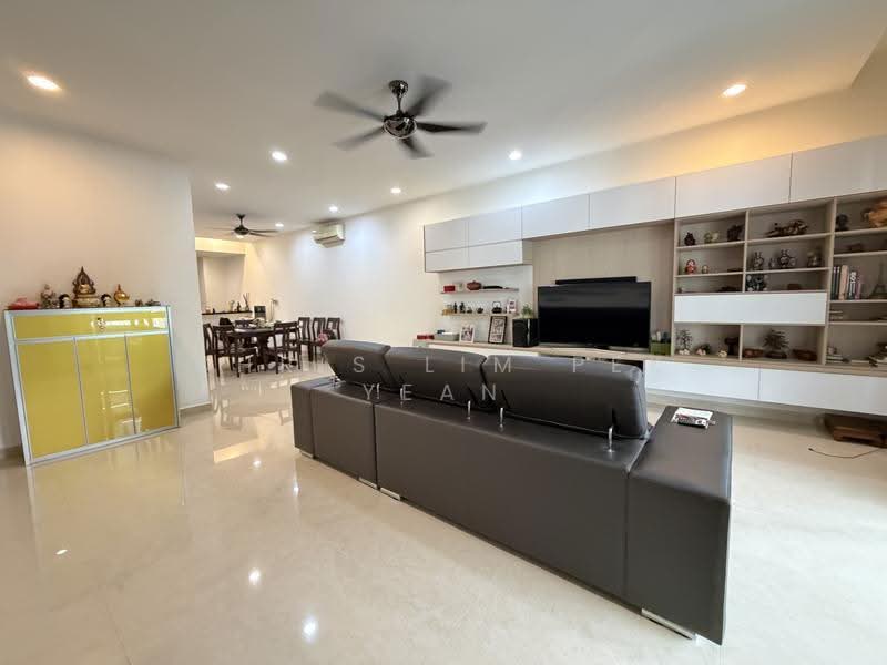 3-storey Terraced House for Sale in Taman Taming Indah 2 (Bandar Sungai Long) - Chris Lim Pek Yean - Living Room - PropertyGuru.com.my
