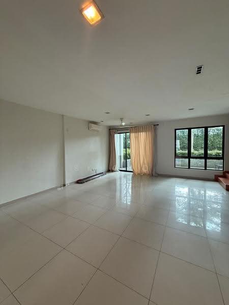 2-storey Terraced House for Sale in Leisure Farm (Gelang Patah) - SK GOO - Living Room - PropertyGuru.com.my