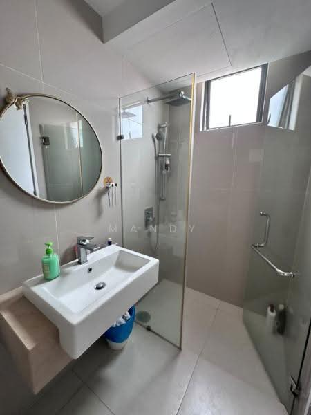 Kediaman Servis untuk Dijual di United Point (Residensi Berpadu) - Mandy Liew - Bathroom - PropertyGuru.com.my