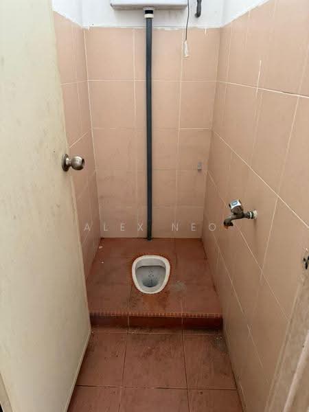 Retail Space for Rent in Johor Bahru (Johor) - Alex Neo - Bathroom - PropertyGuru.com.my