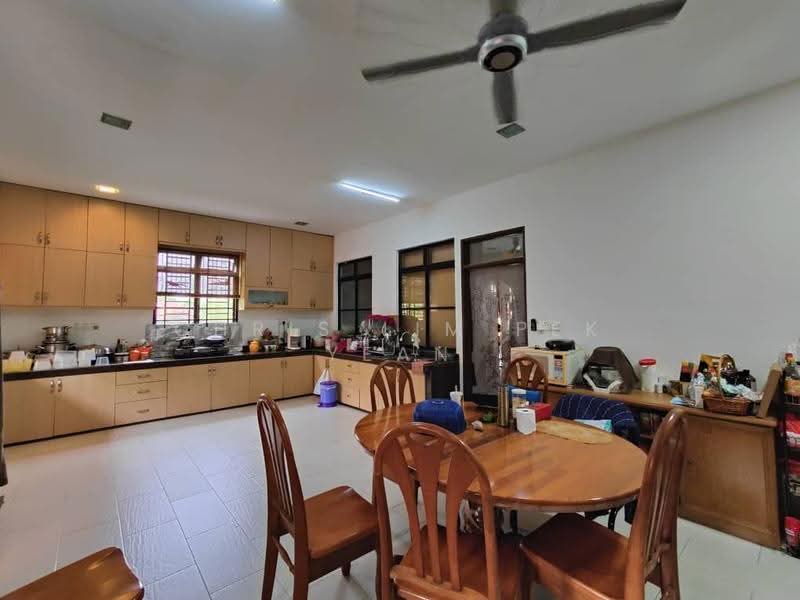 Rumah Berkembar untuk Dijual di Bandar Sungai Long (Selangor) - Chris Lim Pek Yean - Kitchen - PropertyGuru.com.my