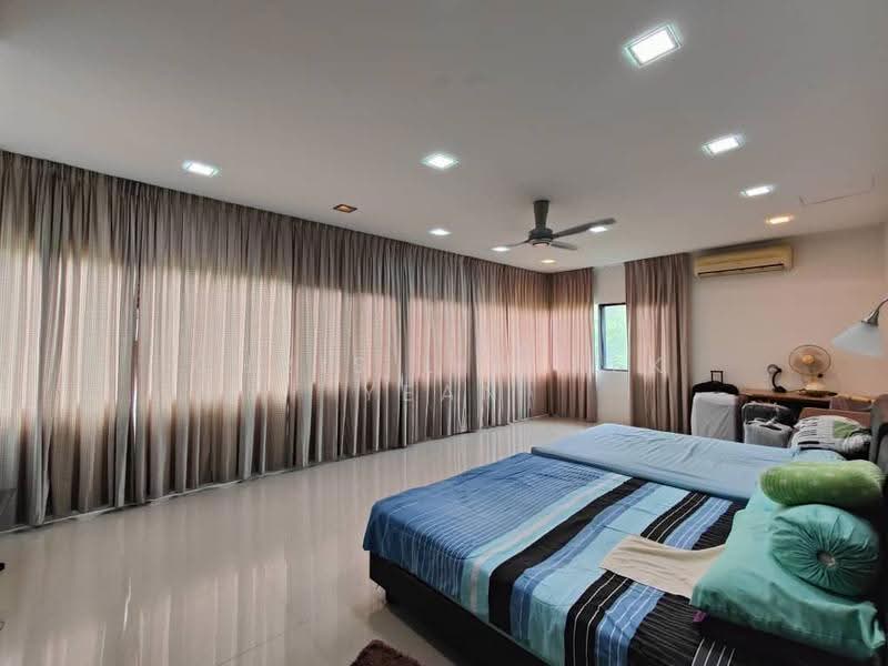 Rumah Berkembar untuk Dijual di Bandar Sungai Long (Selangor) - Chris Lim Pek Yean - Bedroom - PropertyGuru.com.my