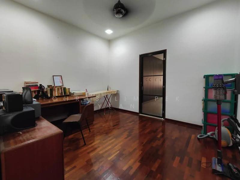 Rumah Berkembar untuk Dijual di Bandar Sungai Long (Selangor) - Chris Lim Pek Yean - Study - PropertyGuru.com.my