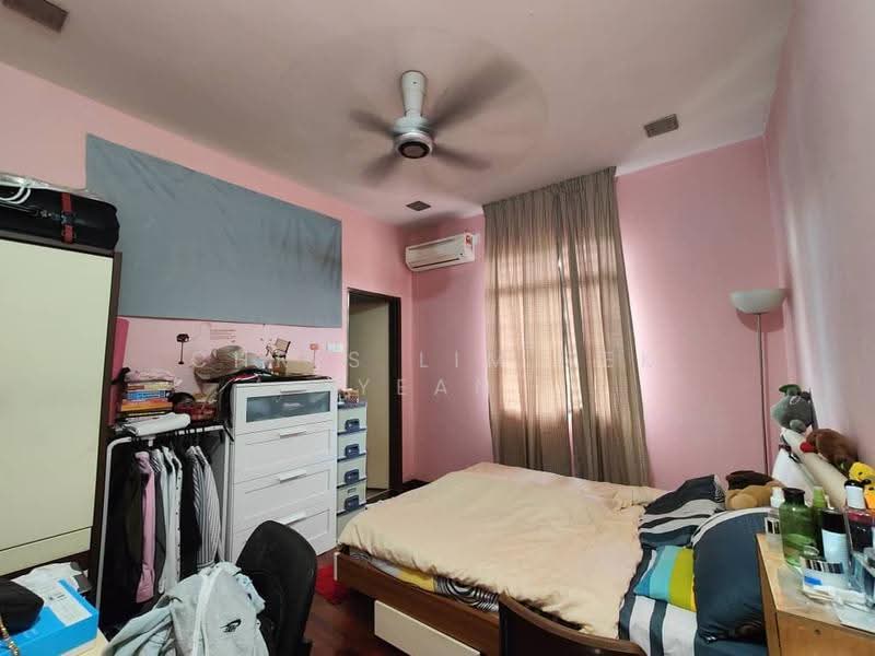 Rumah Berkembar untuk Dijual di Bandar Sungai Long (Selangor) - Chris Lim Pek Yean - Bedroom - PropertyGuru.com.my
