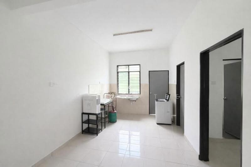 Rumah Teres 2-Tingkat untuk Disewa di Taman Dataran Abadi (Sepang) - Kor Kok Tee - Kitchen - PropertyGuru.com.my