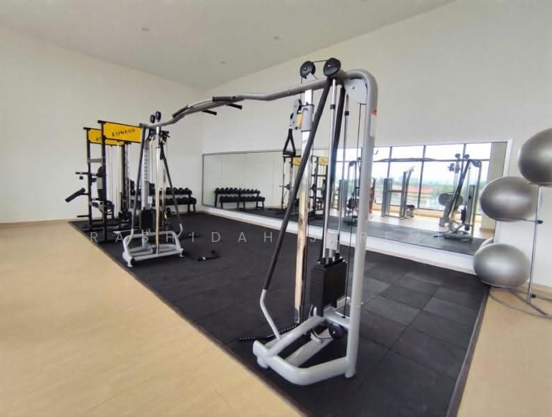 Kediaman Servis untuk Dijual di Serviced Residence @ The Louvre @ Country Heights - Rashidah Juremi - Gym - PropertyGuru.com.my