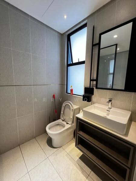 Kediaman Servis untuk Dijual di Millerz Square Serviced Residence - Larry Wong - Bathroom - PropertyGuru.com.my