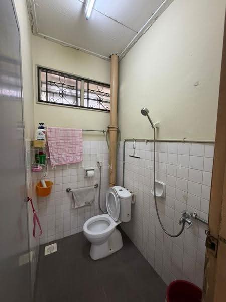 Rumah Teres 1-Tingkat untuk Dijual di Taman Perling (Perling) - Nathan Chan - Bathroom - PropertyGuru.com.my