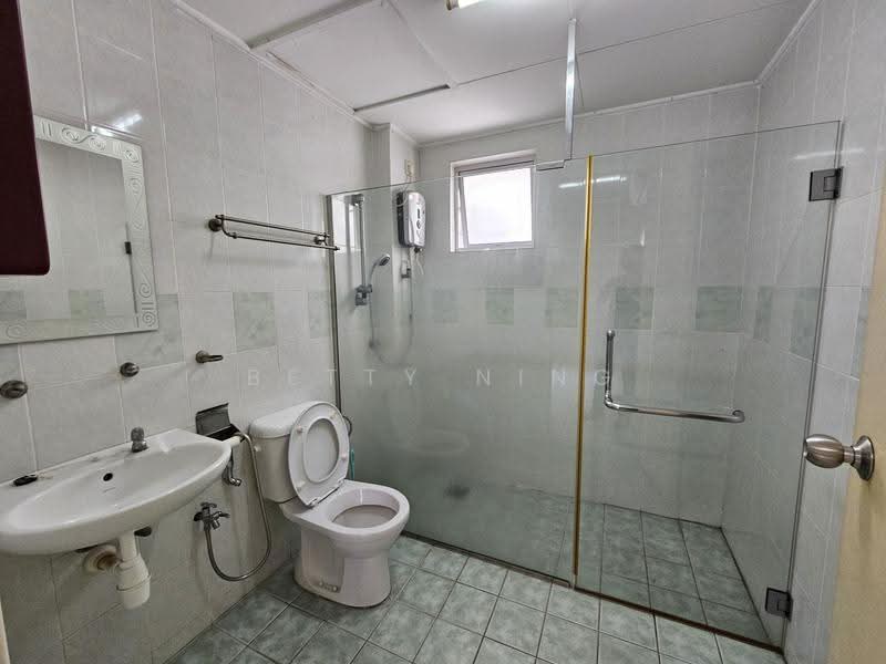 Kondominium untuk Dijual di Ken Damansara - Betty Ning - Bathroom - PropertyGuru.com.my
