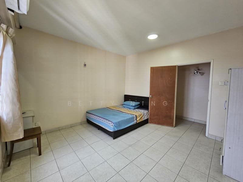 Kondominium untuk Dijual di Ken Damansara - Betty Ning - Bedroom - PropertyGuru.com.my
