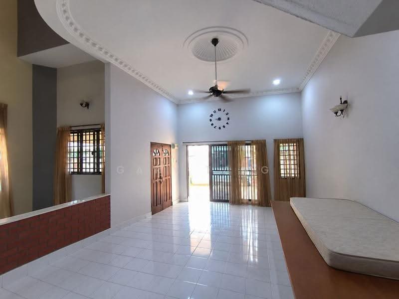 Rumah Berkembar untuk Dijual di Ipoh (Perak) - Gary Tang - Living Room - PropertyGuru.com.my
