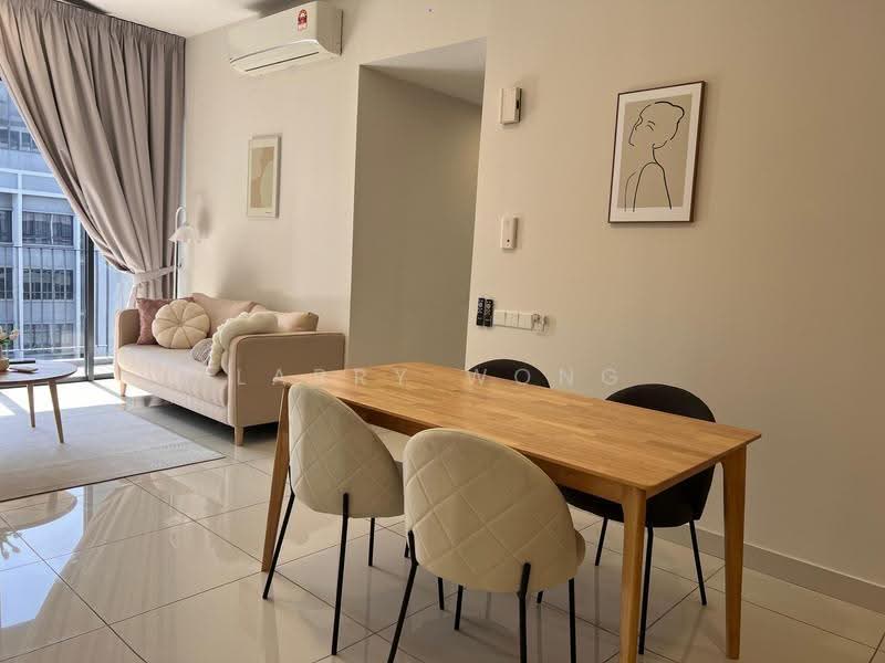 Kediaman Servis untuk Dijual di Millerz Square Serviced Residence - Larry Wong - Living Room - PropertyGuru.com.my