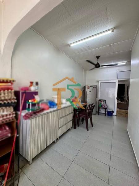 1-storey Terraced House for Sale in Taman Fajar (Bakri) - Florance Yeo - Kitchen - PropertyGuru.com.my