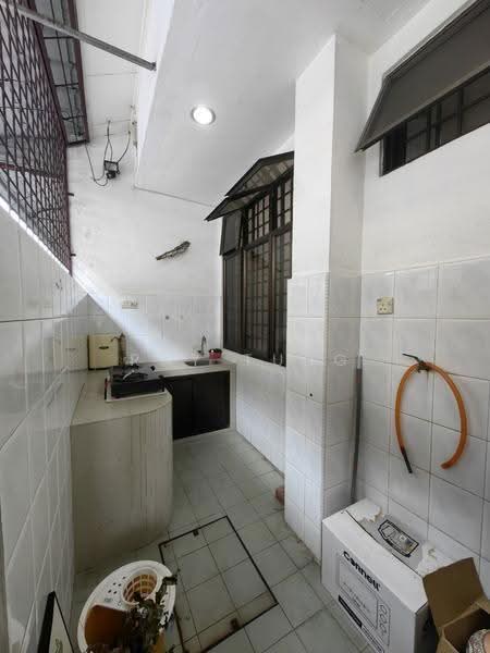 Rumah Teres 2-Tingkat untuk Disewa di Taman Suria (Johor Bahru) - Ray Tung - Kitchen - PropertyGuru.com.my