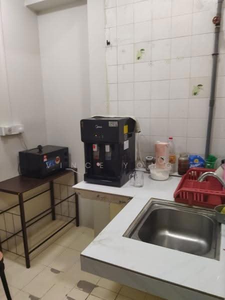 Rumah Teres 2-Tingkat untuk Disewa di Jalan Pudu (KL City Centre) - Vince Yong - Kitchen - PropertyGuru.com.my