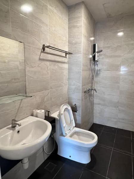 Kondominium untuk Dijual di SKS Pavillion Residences - Alex Neo - Bathroom - PropertyGuru.com.my