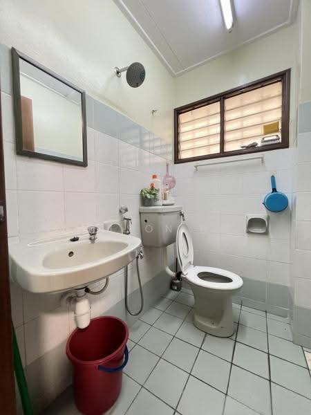 Rumah Teres 2-Tingkat untuk Dijual di Putra Heights (Subang Jaya) - Nelson Ng - Bathroom - PropertyGuru.com.my