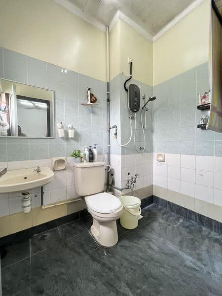 Rumah Teres 2-Tingkat untuk Dijual di Putra Heights (Subang Jaya) - Nelson Ng - Bathroom - PropertyGuru.com.my