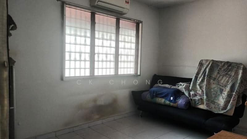 Rumah Teres 2-Tingkat untuk Disewa di Taman Castlefield (Sri Petaling) - CK Chong - Living Room - PropertyGuru.com.my