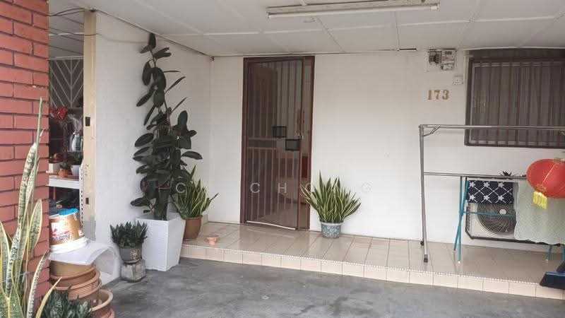 Rumah Teres 2-Tingkat untuk Disewa di Taman Castlefield (Sri Petaling) - CK Chong - Exterior - PropertyGuru.com.my