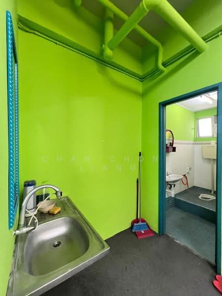 Shop / Office untuk Dijual di Taman Maluri (Cheras) - Chan Chong Liang - Bathroom - PropertyGuru.com.my