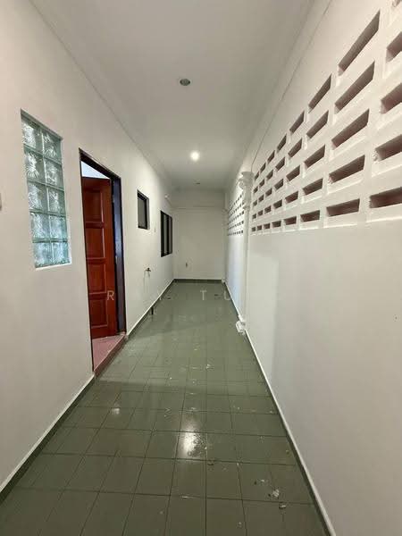 Rumah Teres 1-Tingkat untuk Dijual di Taman Desa Jaya (Johor Bahru) - Ray Tung - Corridor - PropertyGuru.com.my