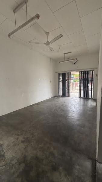 Semi-Detached House for Rent in Taman Maju Jaya (Tangkak) - Florance Yeo - Interior - PropertyGuru.com.my