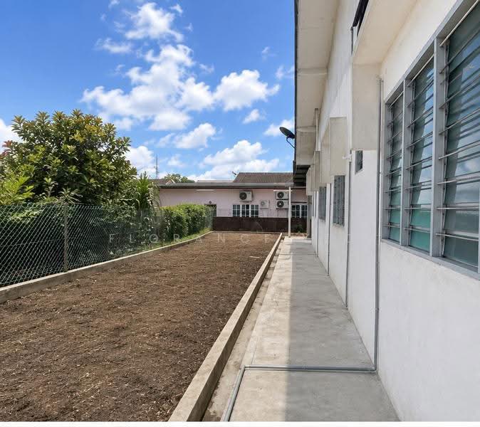 Semi-Detached House for Rent in Taman Maju Jaya (Tangkak) - Florance Yeo - Exterior - PropertyGuru.com.my