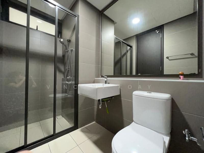 Service Residence for Sale at The Tamarind - Vincent Koay - Bathroom - PropertyGuru.com.my