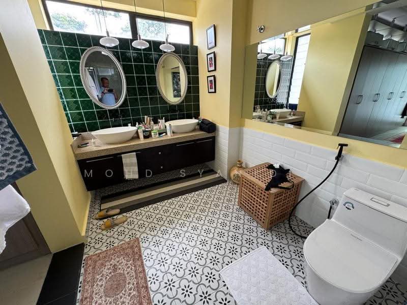 3-storey Terraced House for Sale in Melawati (Selangor) - Mohd Syahidie - Bathroom - PropertyGuru.com.my