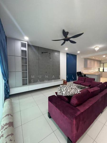 Rumah Teres 2-Tingkat untuk Dijual di U16, Elmina Gardens (Shah Alam) - muharni sawarin - Living Room - PropertyGuru.com.my