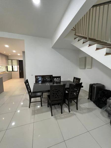 Rumah Teres 2-Tingkat untuk Dijual di U16, Elmina Gardens (Shah Alam) - muharni sawarin - Dining Room - PropertyGuru.com.my