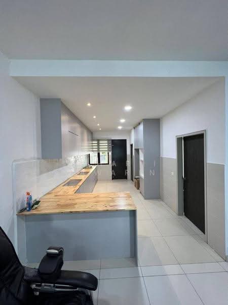 Rumah Teres 2-Tingkat untuk Dijual di U16, Elmina Gardens (Shah Alam) - muharni sawarin - Kitchen - PropertyGuru.com.my