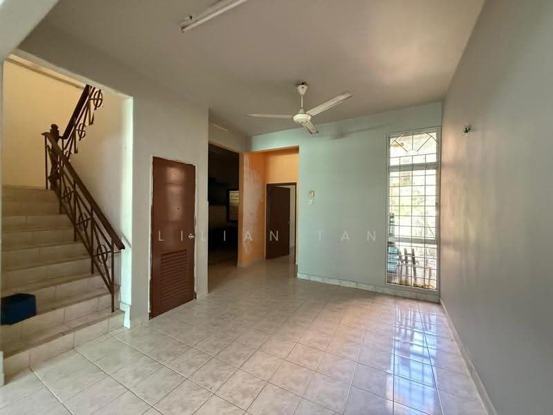 Terraced House for Sale in Bandar Kinrara Seksyen 5 (Bandar Kinrara) - Lilian Tan - Living Room - PropertyGuru.com.my