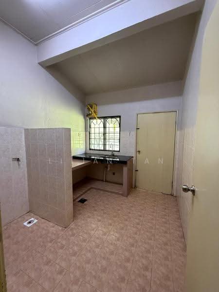 Terraced House for Sale in Bandar Kinrara Seksyen 5 (Bandar Kinrara) - Lilian Tan - Kitchen - PropertyGuru.com.my