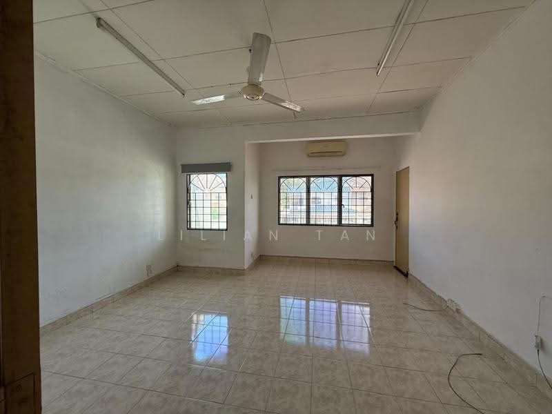 Terraced House for Sale in Bandar Kinrara Seksyen 5 (Bandar Kinrara) - Lilian Tan - Living Room - PropertyGuru.com.my