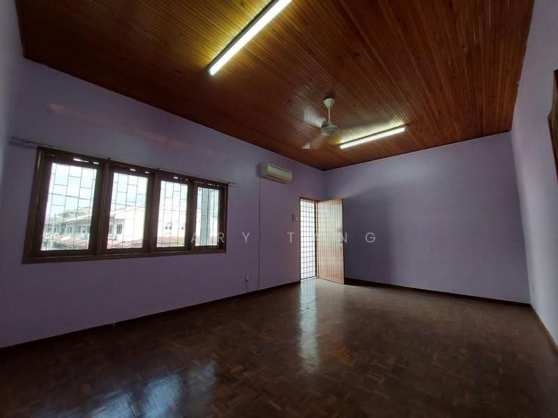 2-storey Terraced House for Sale in Taman Pengkalan Barat (Ipoh) - Gary Tang - Living Room - PropertyGuru.com.my
